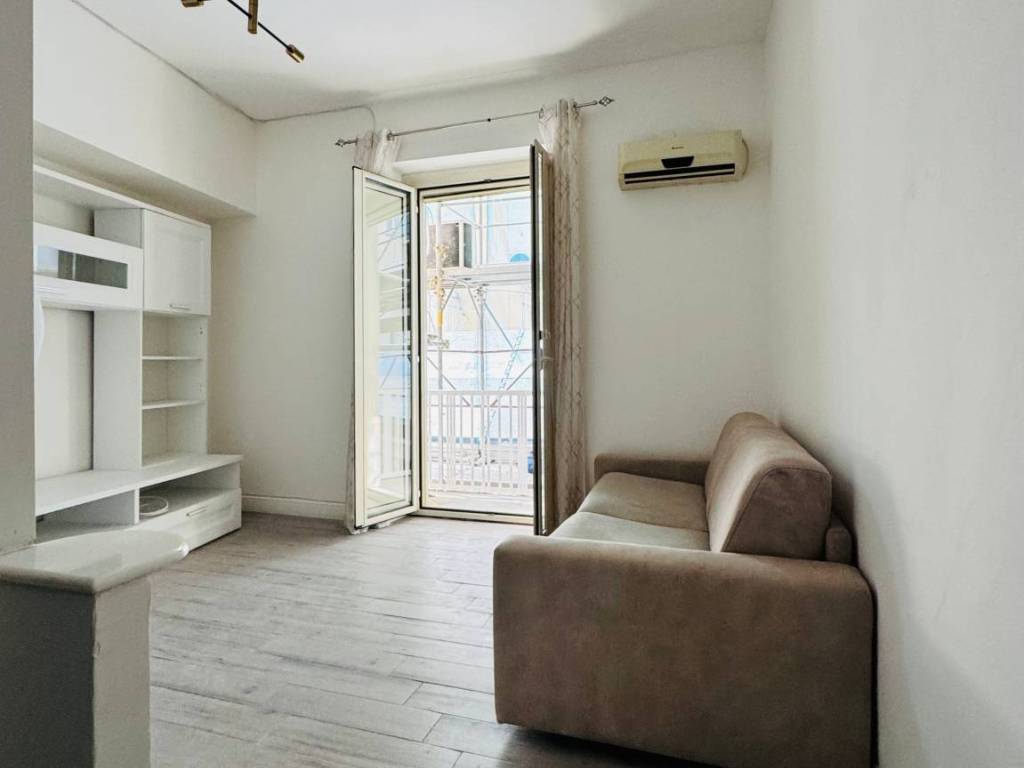 appartamento in affitto a Napoli in zona Chiaia