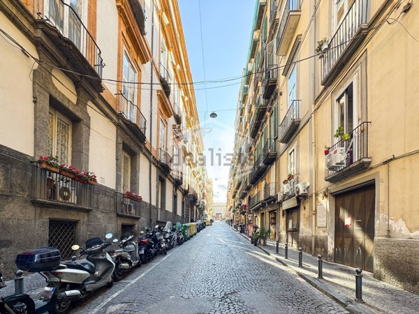 appartamento in affitto a Napoli in zona Chiaia