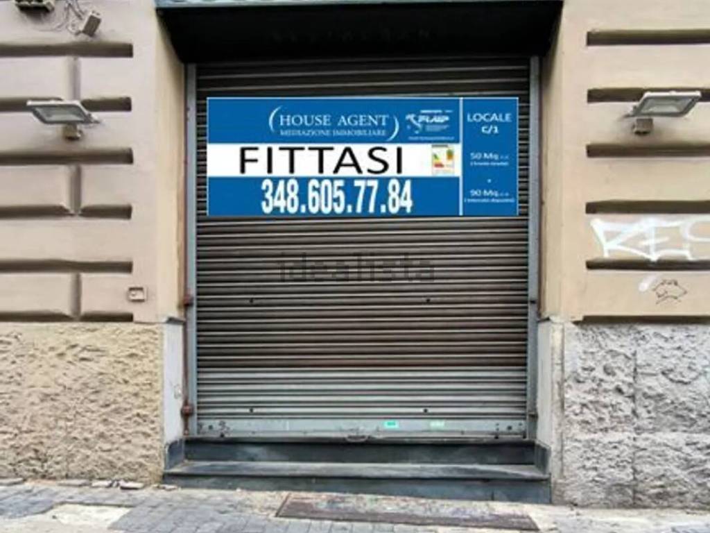 negozio in affitto a Napoli