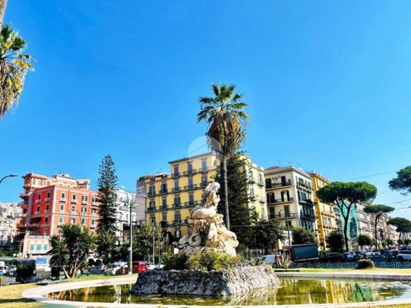 appartamento in affitto a Napoli in zona Chiaia