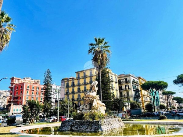 appartamento in affitto a Napoli in zona Chiaia