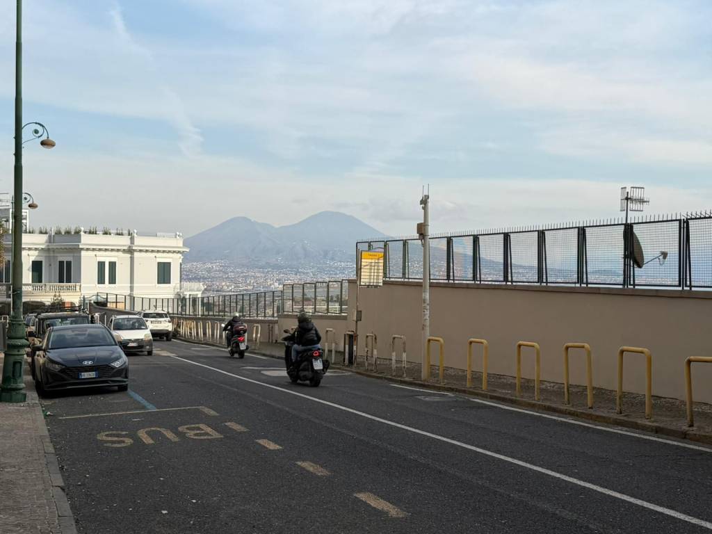 negozio in affitto a Napoli in zona Vomero