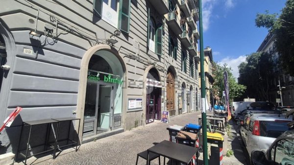 locale commerciale in affitto a Napoli in zona Vomero