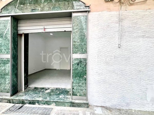 negozio in affitto a Napoli in zona Piscinola
