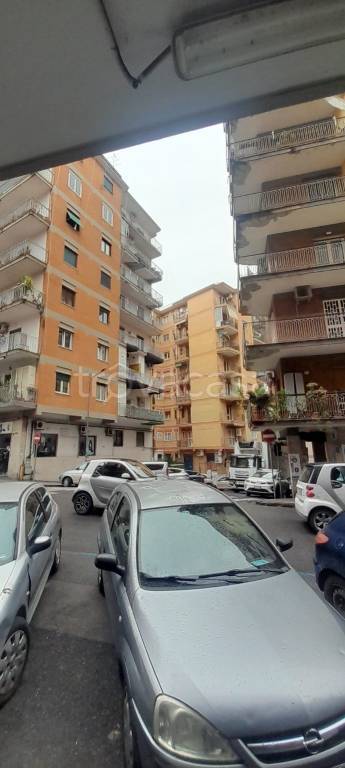 negozio in affitto a Napoli