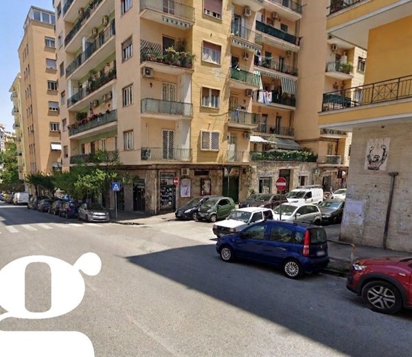 locale commerciale in affitto a Napoli in zona Arenella