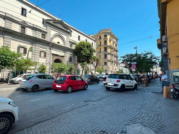 ufficio in affitto a Napoli in zona Pendino / San Giuseppe