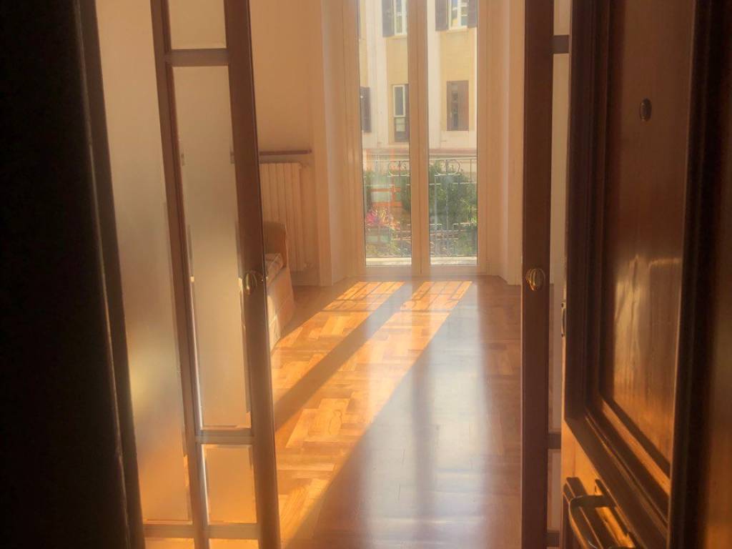appartamento in affitto a Napoli in zona Chiaia