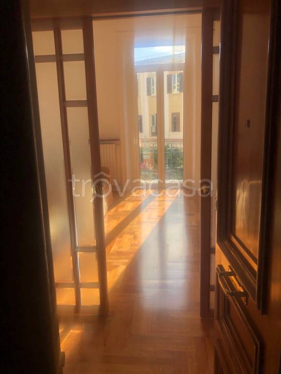 appartamento in affitto a Napoli in zona Chiaia