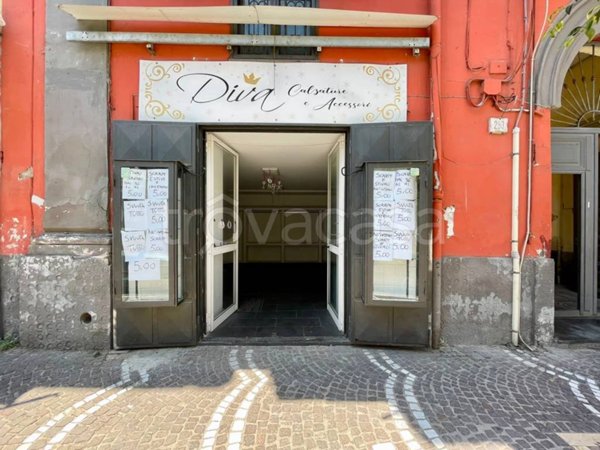 negozio in affitto a Napoli in zona Barra
