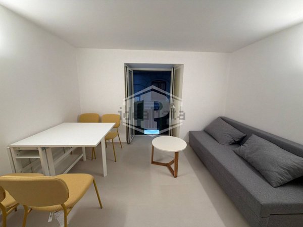 appartamento in affitto a Napoli in zona Chiaia