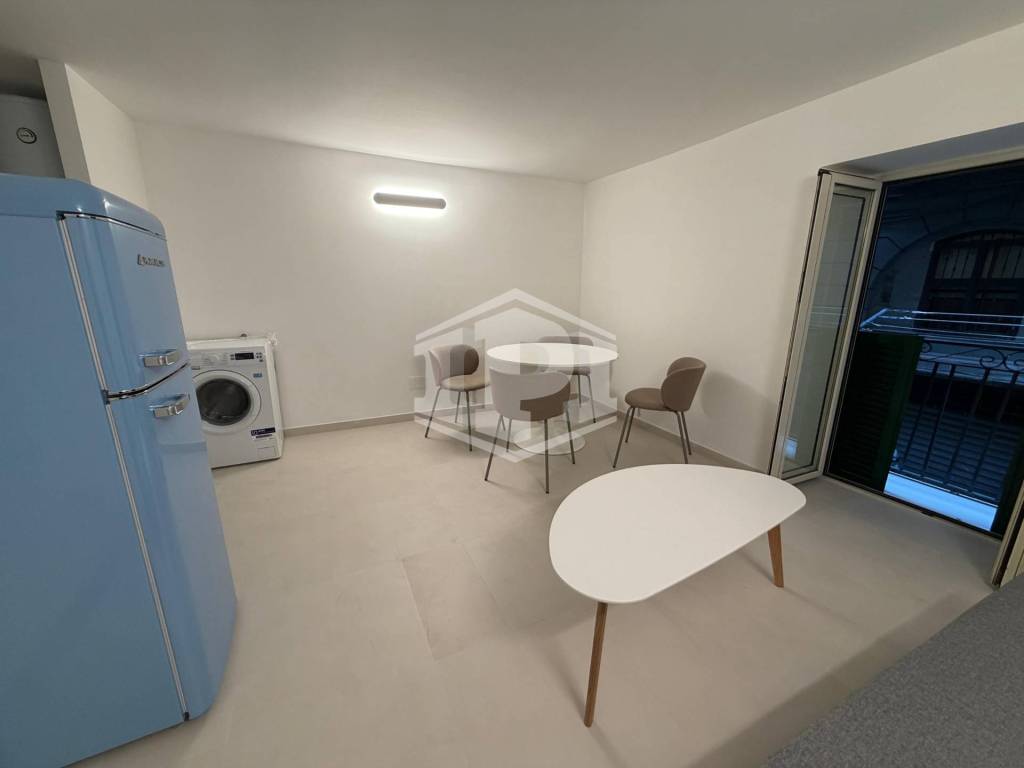 appartamento in affitto a Napoli in zona Chiaia