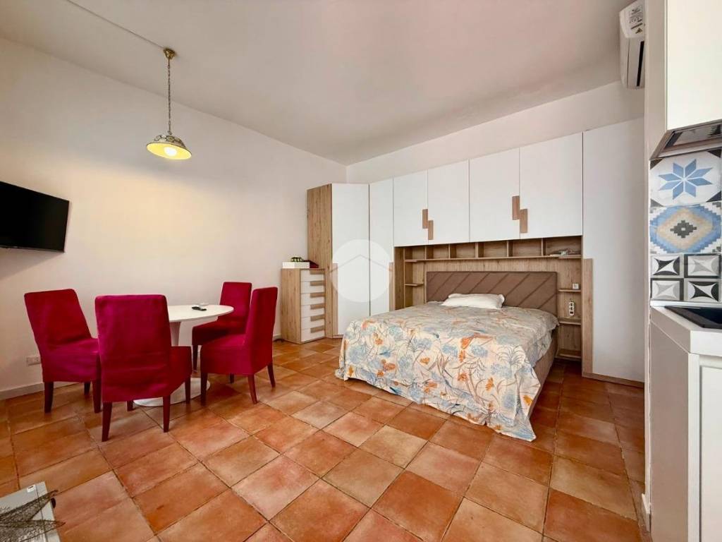 appartamento in affitto a Napoli in zona Chiaia