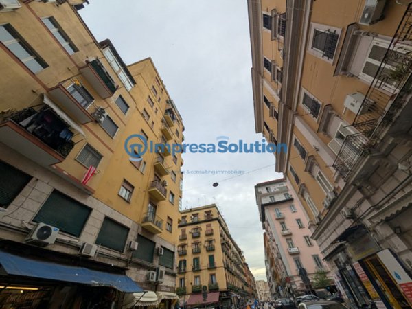 locale commerciale in affitto a Napoli in zona Mercato