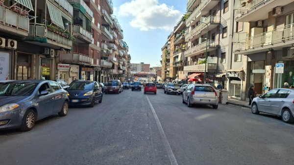 negozio in affitto a Napoli in zona Soccavo