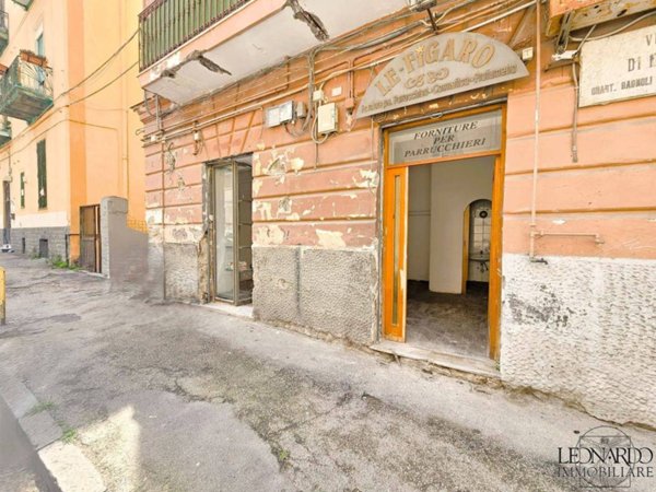 negozio in affitto a Napoli in zona Bagnoli
