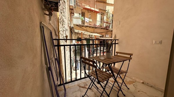 appartamento in affitto a Napoli in zona Chiaia