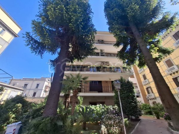 ufficio in affitto a Napoli in zona Chiaia