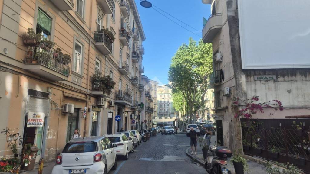 negozio in affitto a Napoli in zona Vomero