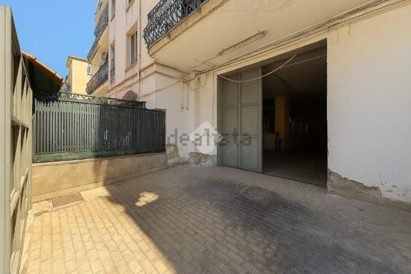 locale commerciale in affitto a Napoli in zona Ponticelli