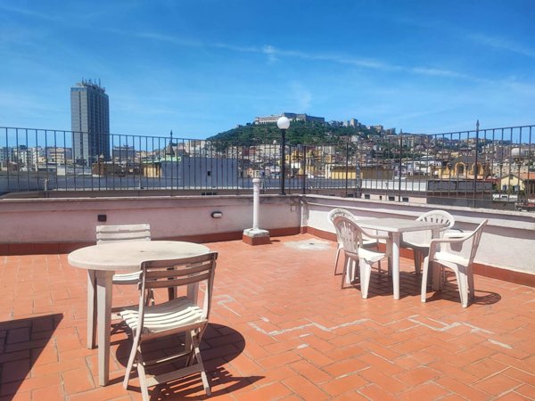 appartamento in affitto a Napoli in zona Stella