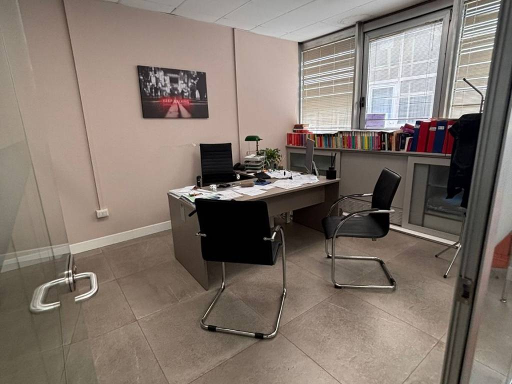 ufficio in affitto a Napoli in zona Vicaria