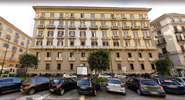 ufficio in affitto a Napoli in zona Chiaia