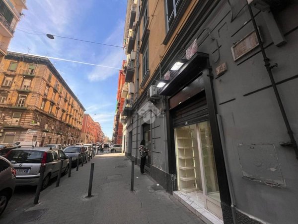 locale commerciale in affitto a Napoli in zona Vicaria