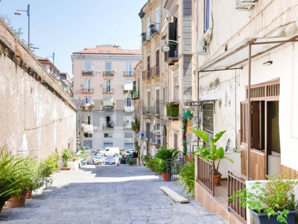appartamento in affitto a Napoli in zona Stella