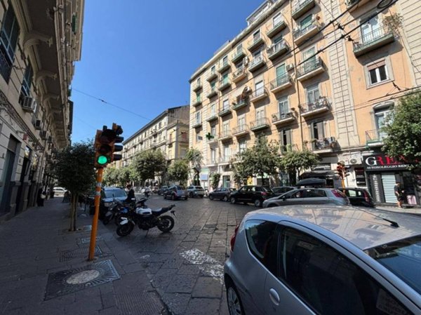 negozio in affitto a Napoli in zona Pendino / San Giuseppe