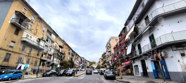 locale commerciale in affitto a Napoli