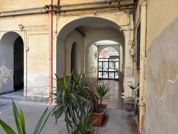negozio in affitto a Napoli