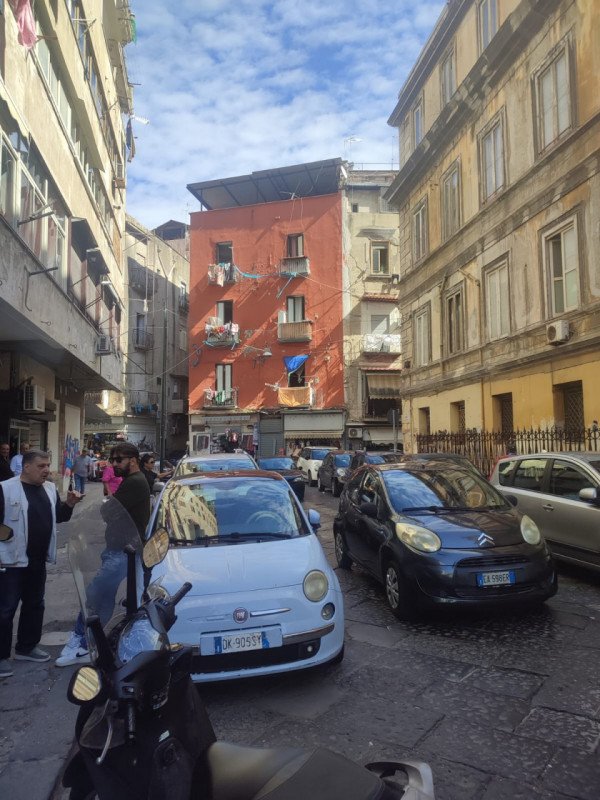 negozio in affitto a Napoli in zona Pendino / San Giuseppe