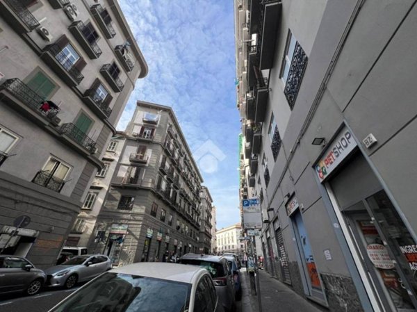 negozio in affitto a Napoli in zona Arenella