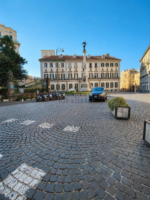 appartamento in affitto a Napoli in zona Chiaia