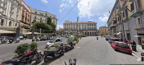 appartamento in affitto a Napoli in zona Chiaia