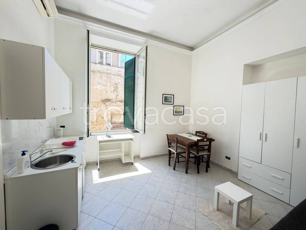 appartamento in affitto a Napoli in zona Montecalvario