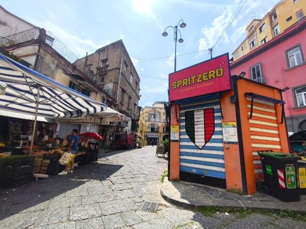 locale commerciale in affitto a Napoli in zona Vomero