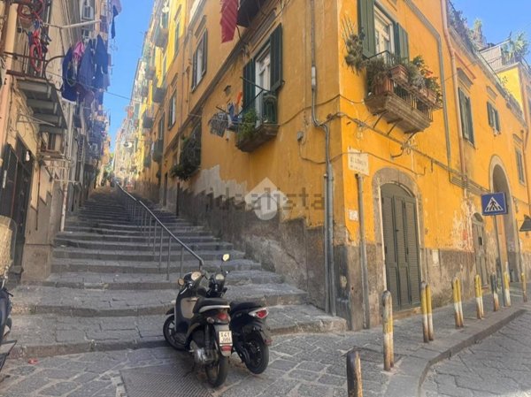appartamento in affitto a Napoli in zona Stella