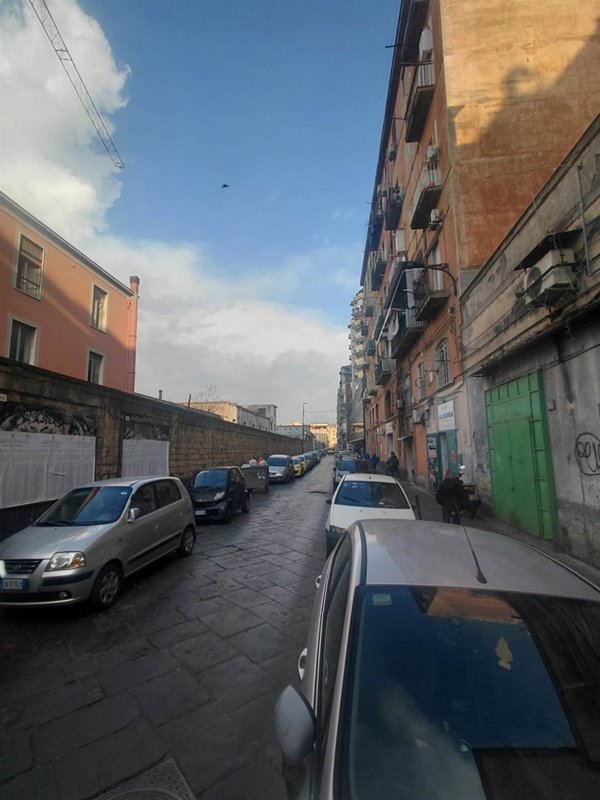 negozio in affitto a Napoli