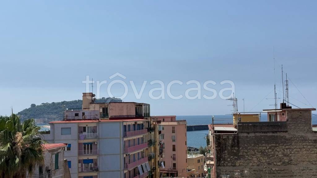 appartamento in affitto a Napoli in zona Bagnoli