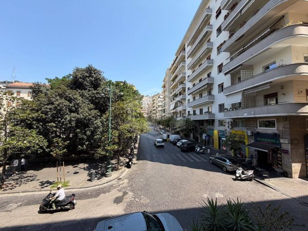 ufficio in affitto a Napoli in zona Chiaia