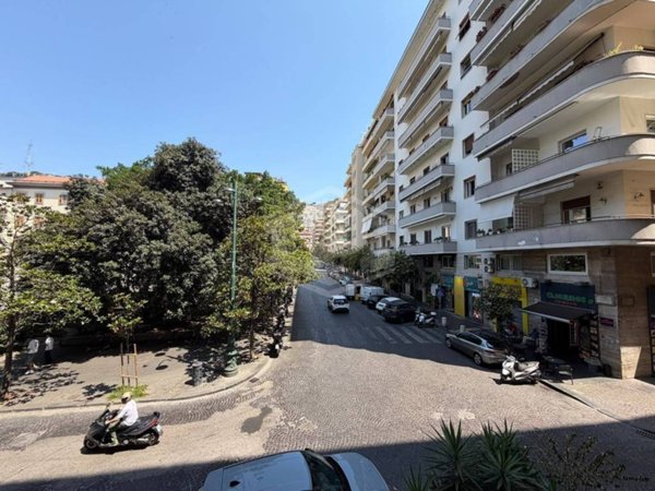 ufficio in affitto a Napoli in zona Chiaia