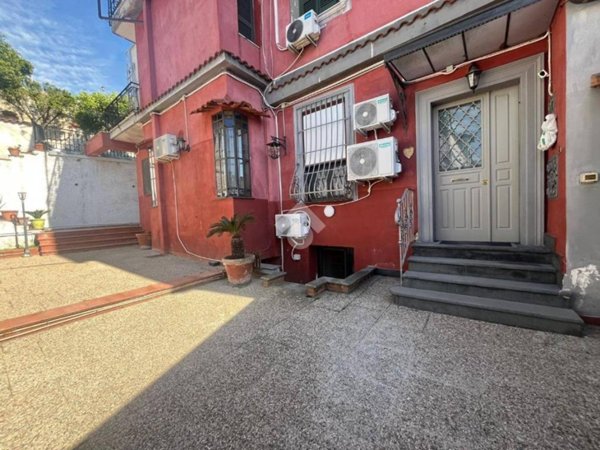 appartamento in affitto a Napoli in zona San Carlo all'Arena