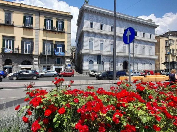 appartamento in affitto a Napoli in zona Chiaia