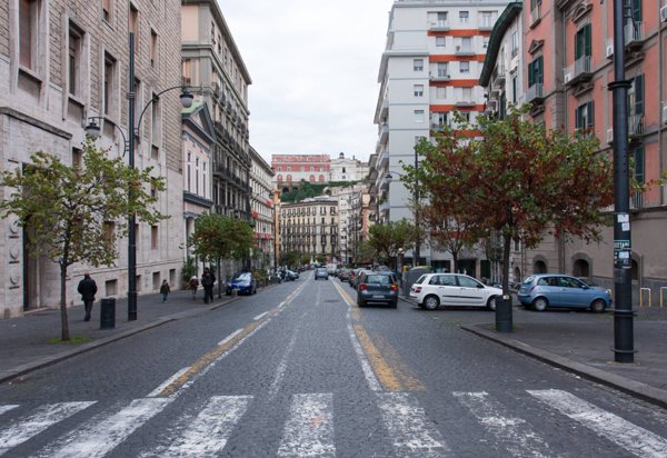 locale commerciale in affitto a Napoli in zona San Ferdinando