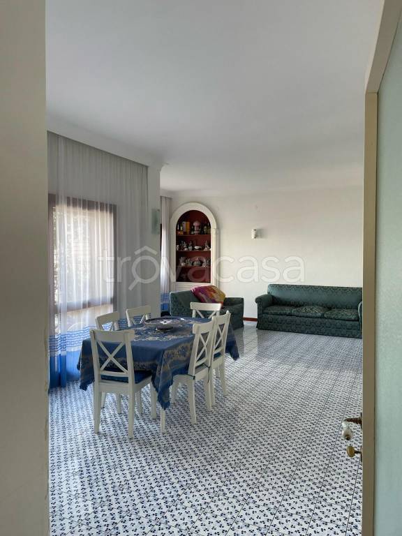 appartamento in affitto a Napoli in zona Chiaia