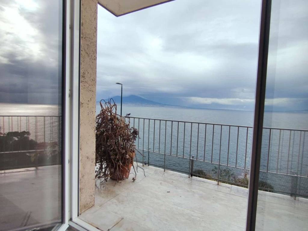 appartamento in affitto a Napoli in zona Posillipo