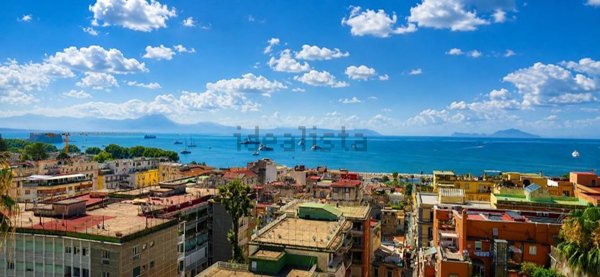 appartamento in affitto a Napoli in zona Chiaia