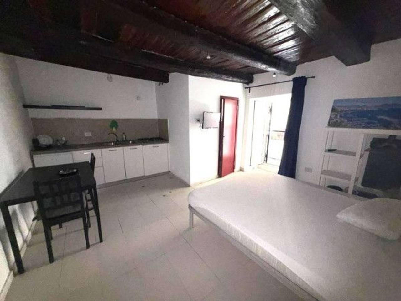 monolocale in affitto a Napoli in zona Stella